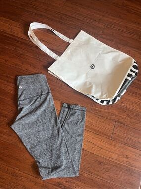 Lululemon full length leggings and shopping bag size 6